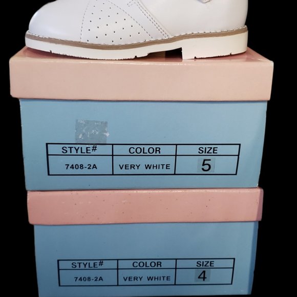 Girls White Shoes - Picture 6 of 7